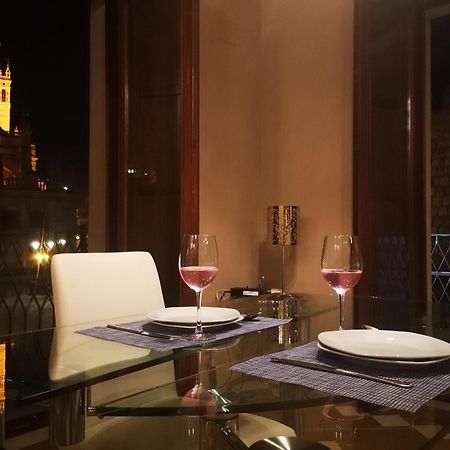 Luxury Apartment With Views To Alcazar, Cathedral And Giralda. Seville Luaran gambar