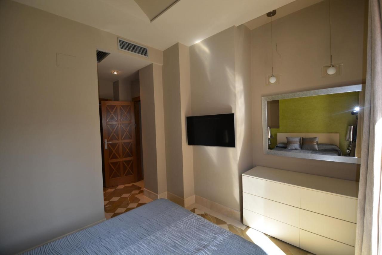 Luxury Apartment With Views To Alcazar, Cathedral And Giralda. Seville Luaran gambar