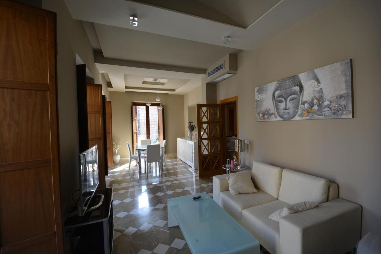 Luxury Apartment With Views To Alcazar, Cathedral And Giralda. Seville Luaran gambar