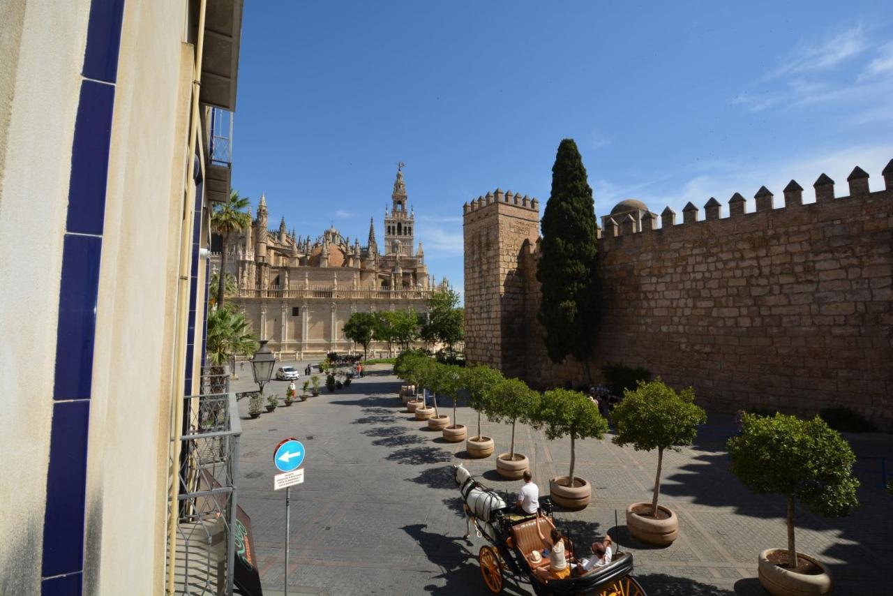 Luxury Apartment With Views To Alcazar, Cathedral And Giralda. Seville Luaran gambar