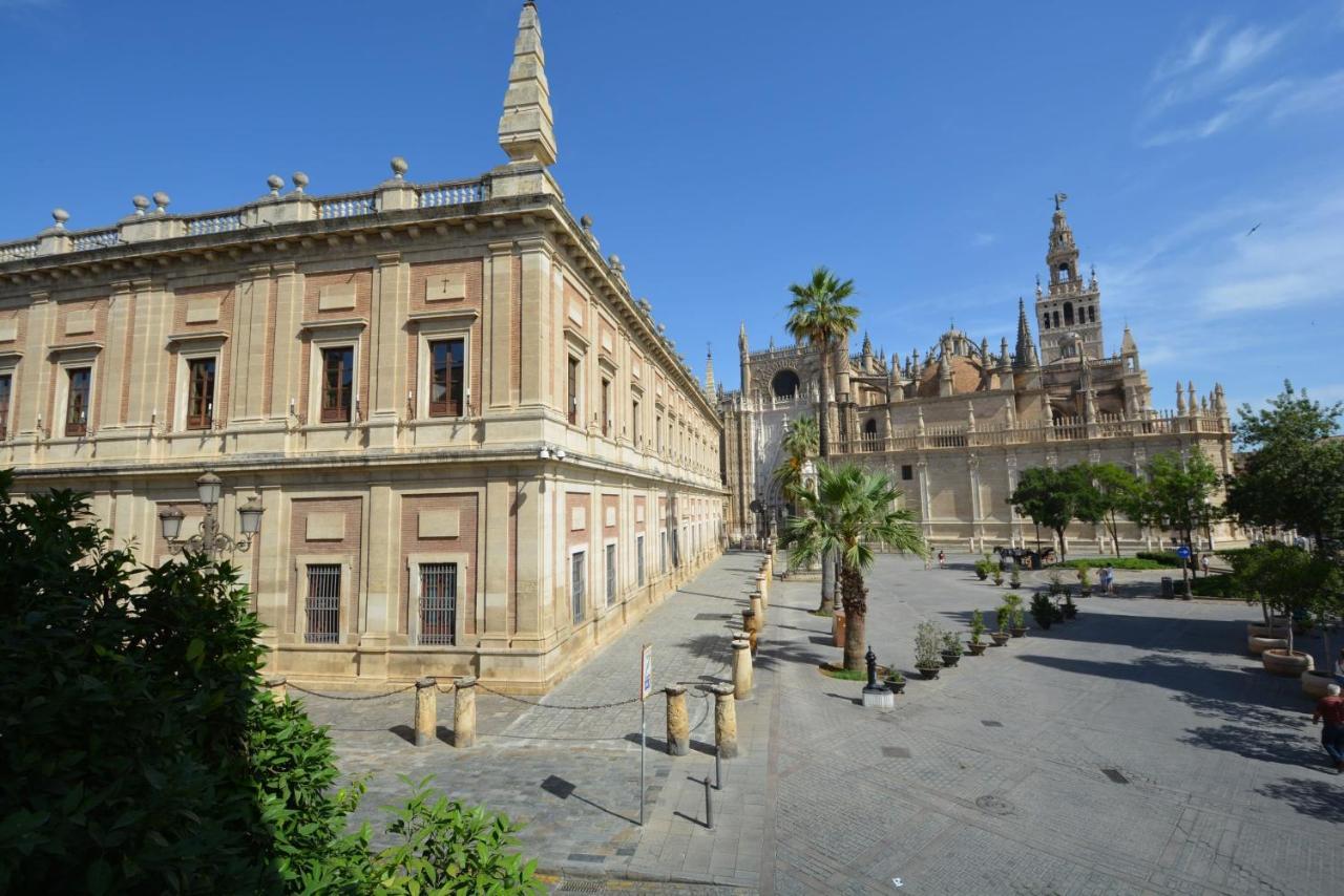 Luxury Apartment With Views To Alcazar, Cathedral And Giralda. Seville Luaran gambar