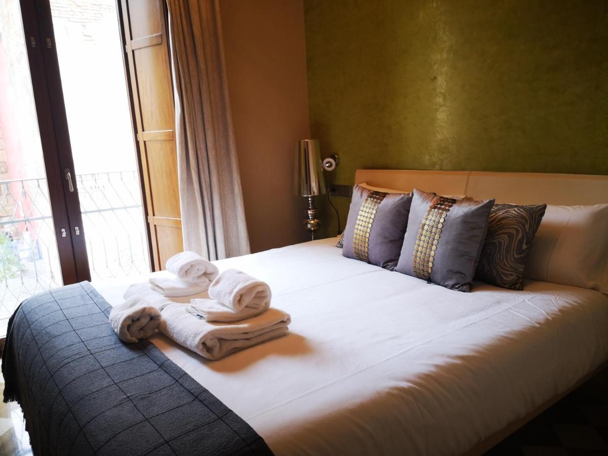 Luxury Apartment With Views To Alcazar, Cathedral And Giralda. Seville Luaran gambar