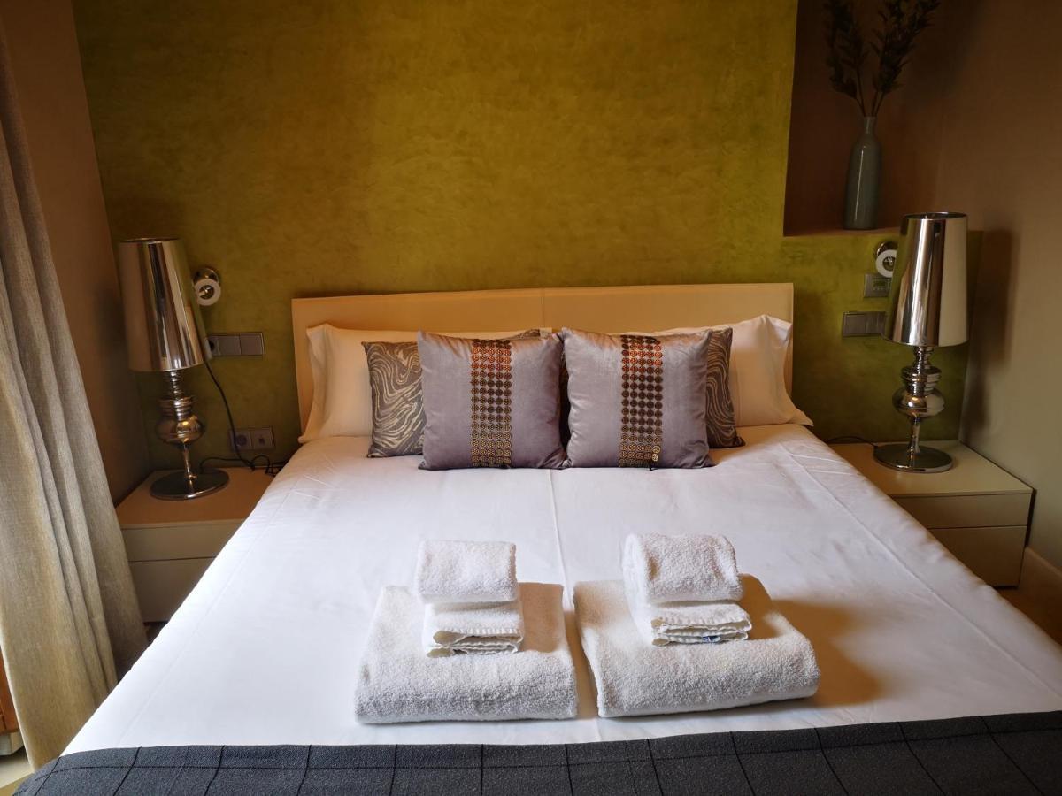 Luxury Apartment With Views To Alcazar, Cathedral And Giralda. Seville Luaran gambar