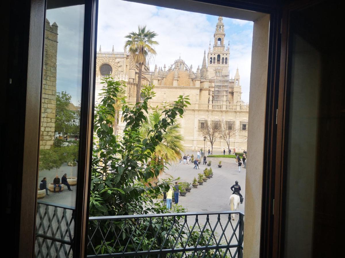 Luxury Apartment With Views To Alcazar, Cathedral And Giralda. Seville Luaran gambar