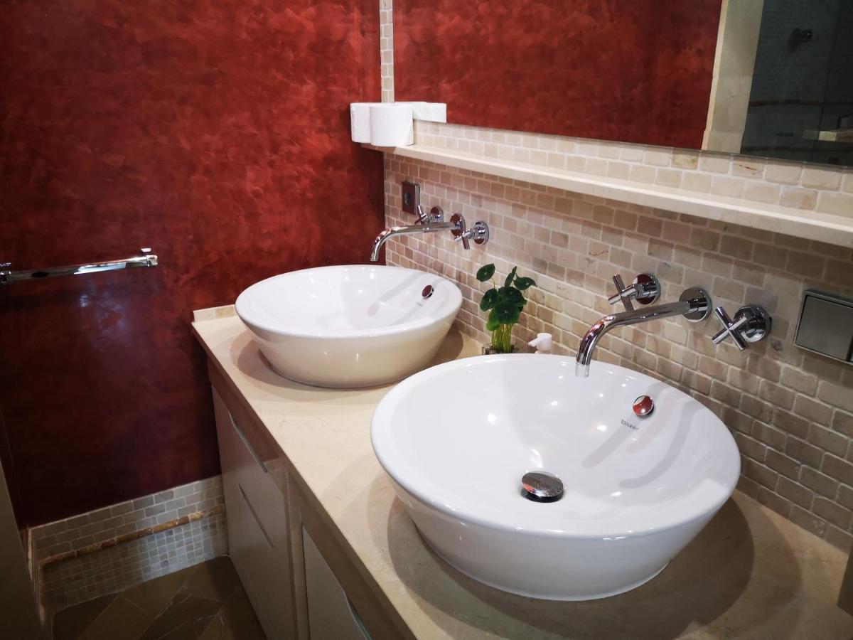 Luxury Apartment With Views To Alcazar, Cathedral And Giralda. Seville Luaran gambar