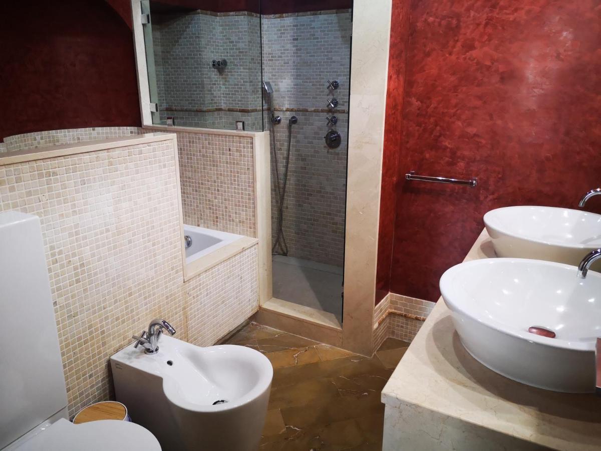 Luxury Apartment With Views To Alcazar, Cathedral And Giralda. Seville Luaran gambar