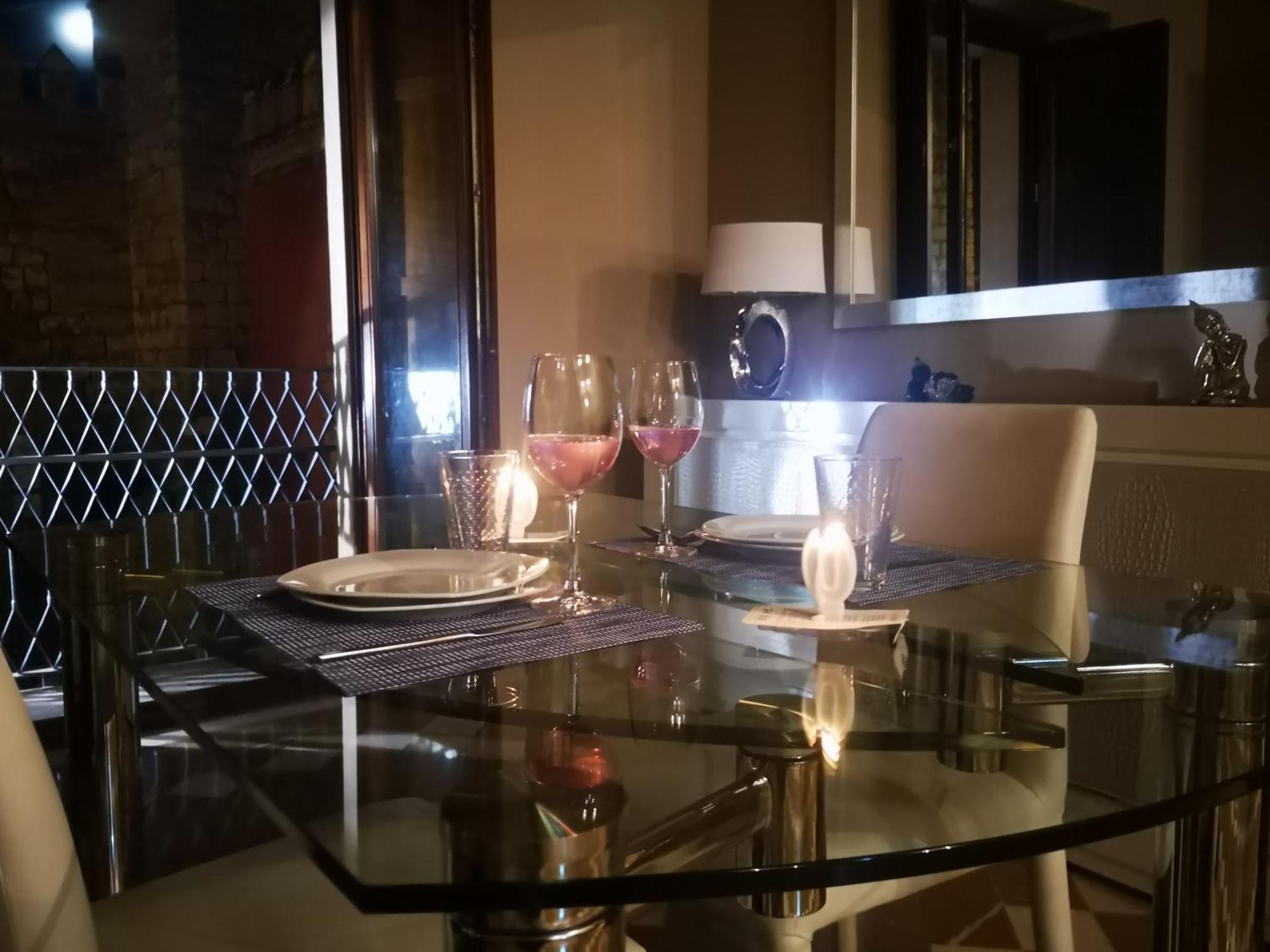 Luxury Apartment With Views To Alcazar, Cathedral And Giralda. Seville Luaran gambar